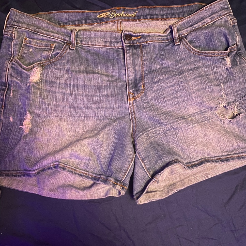 Old Navy Boyfriend ripped Jean Shorts